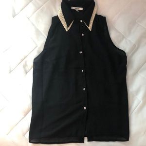 Size medium, black w/ silver buttons &jewel collar. Thin and very light weight.